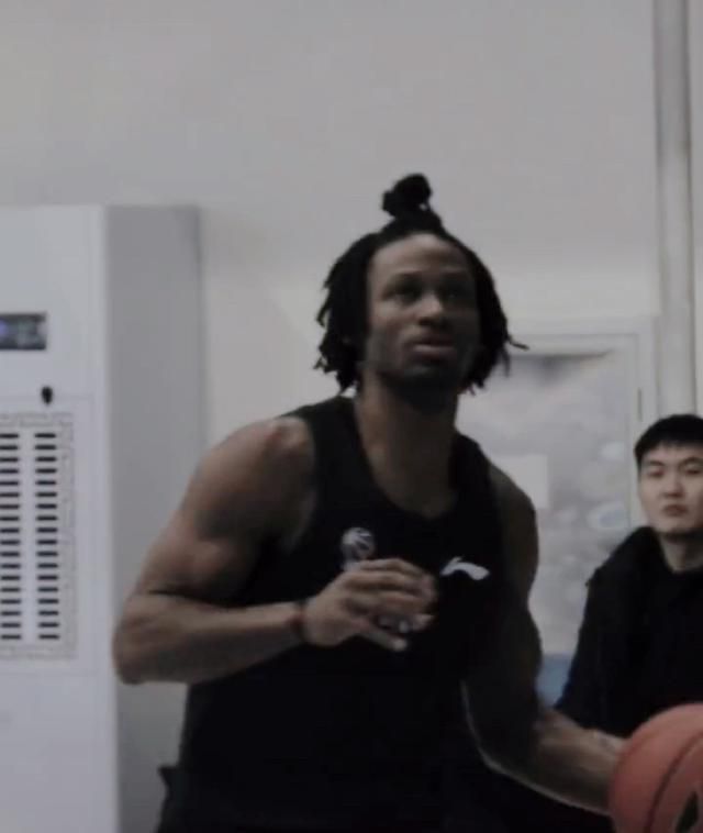 亚洲成人av片在线观看